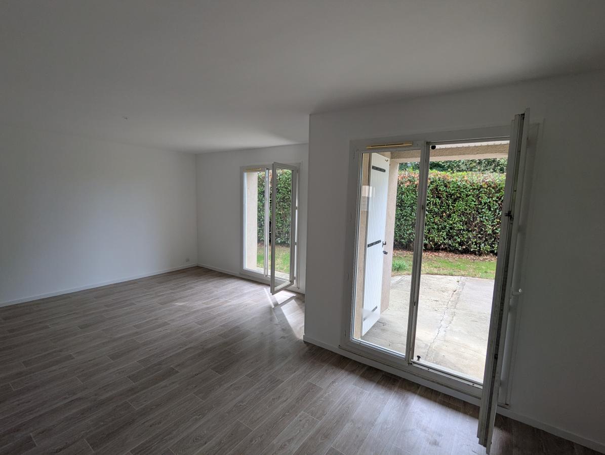 
																																							5 pièces - 
																																						RDC - 98m² - 225 000 € - Photo #2