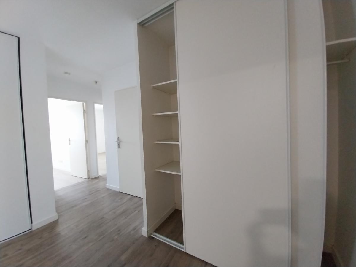 
																																							3 pièces - 
																																						7ème étage - 66m² - 886,29 € - Photo #1