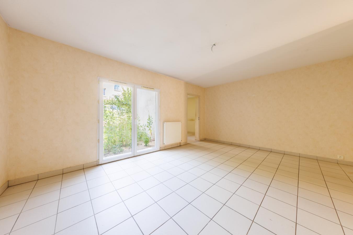 
																			5 pièces - 
																		RDC - 95m² - 177 000 € - Photo #2