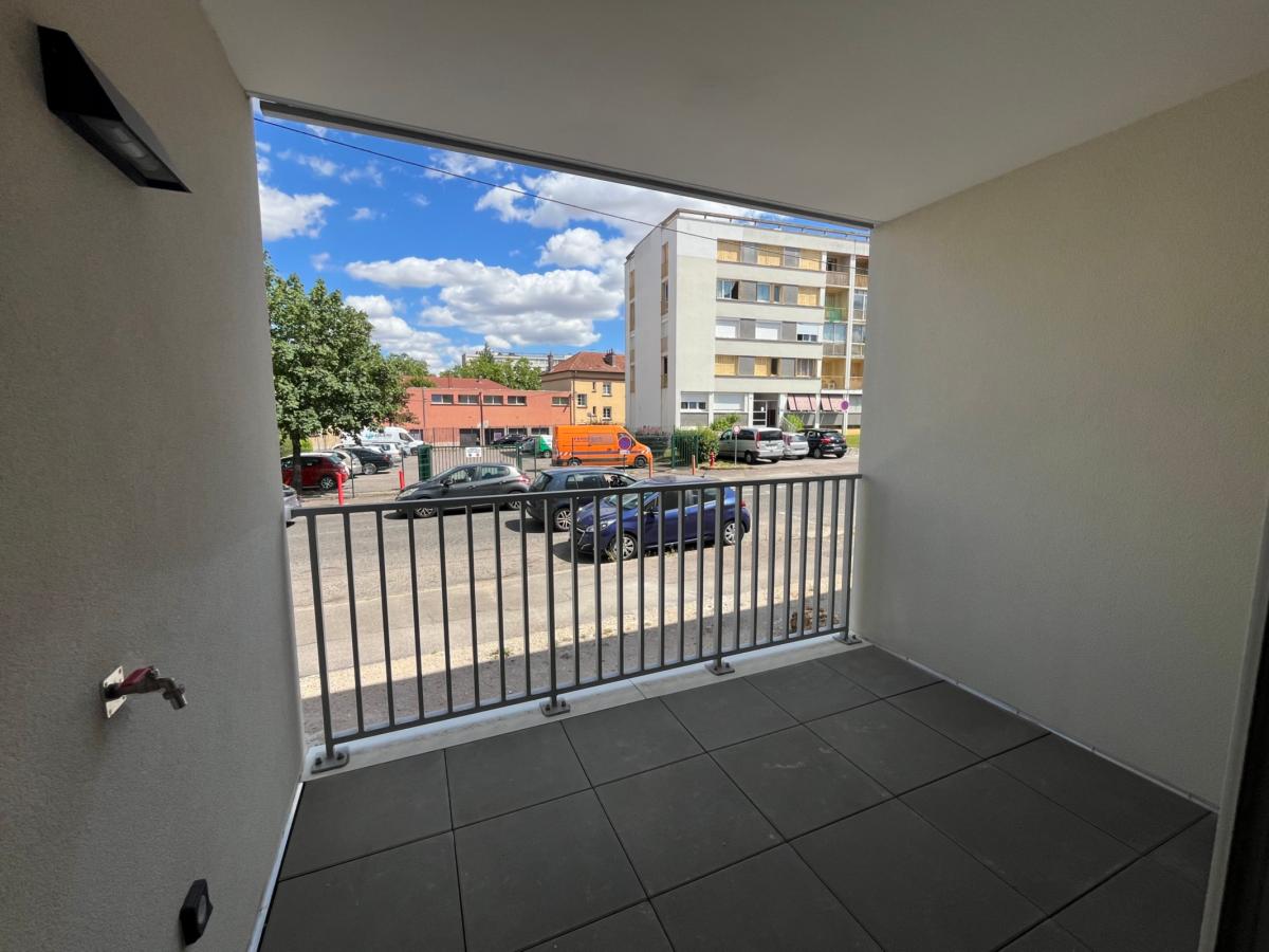 
																																							2 pièces - 
																																						RDC - 52m² - 688,64 € - Photo #1