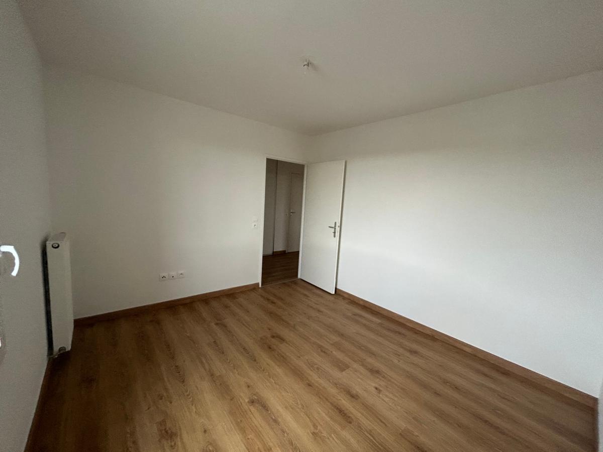 2 pièces - 2ème étage - 53m² - 979,77 € - Photo #2