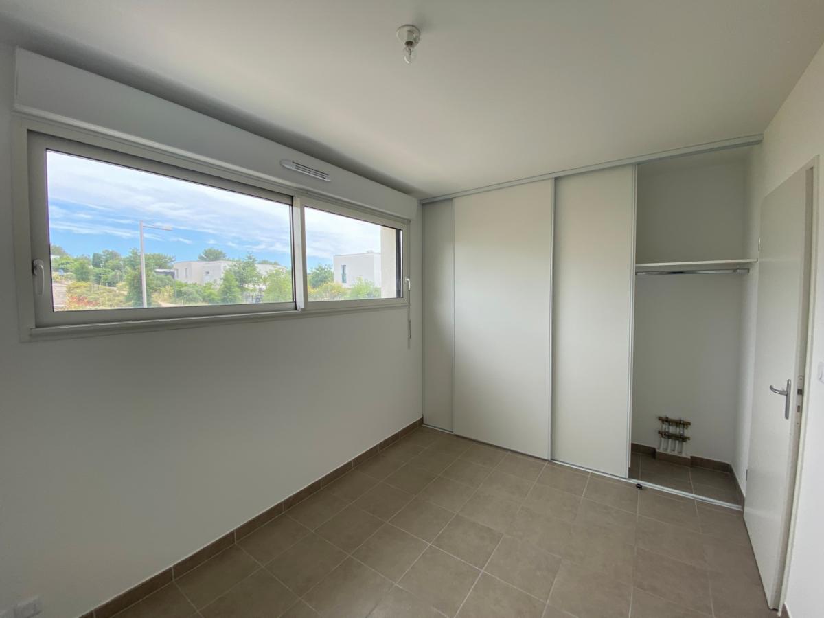 
																																							3 pièces - 
																																						RDC - 77m² - 1 057,57 € - Photo #4