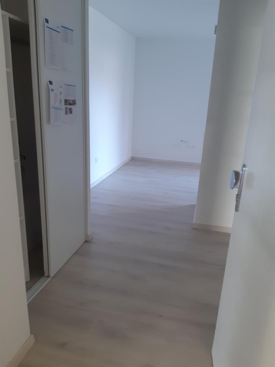 
																																							1 pièce - 
																																						1er étage - 22m² - 475,14 € - Photo #1