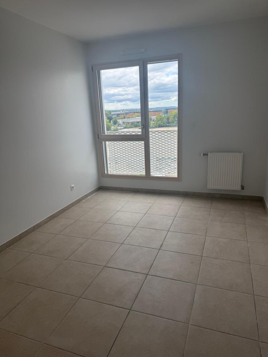 
																																							3 pièces - 
																																						7ème étage - 70m² - 1 143,85 € - Photo #5