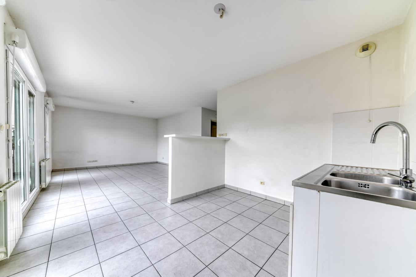 
																																							3 pièces - 
																																						3ème étage - 68m² - 260 000 € - Photo #2