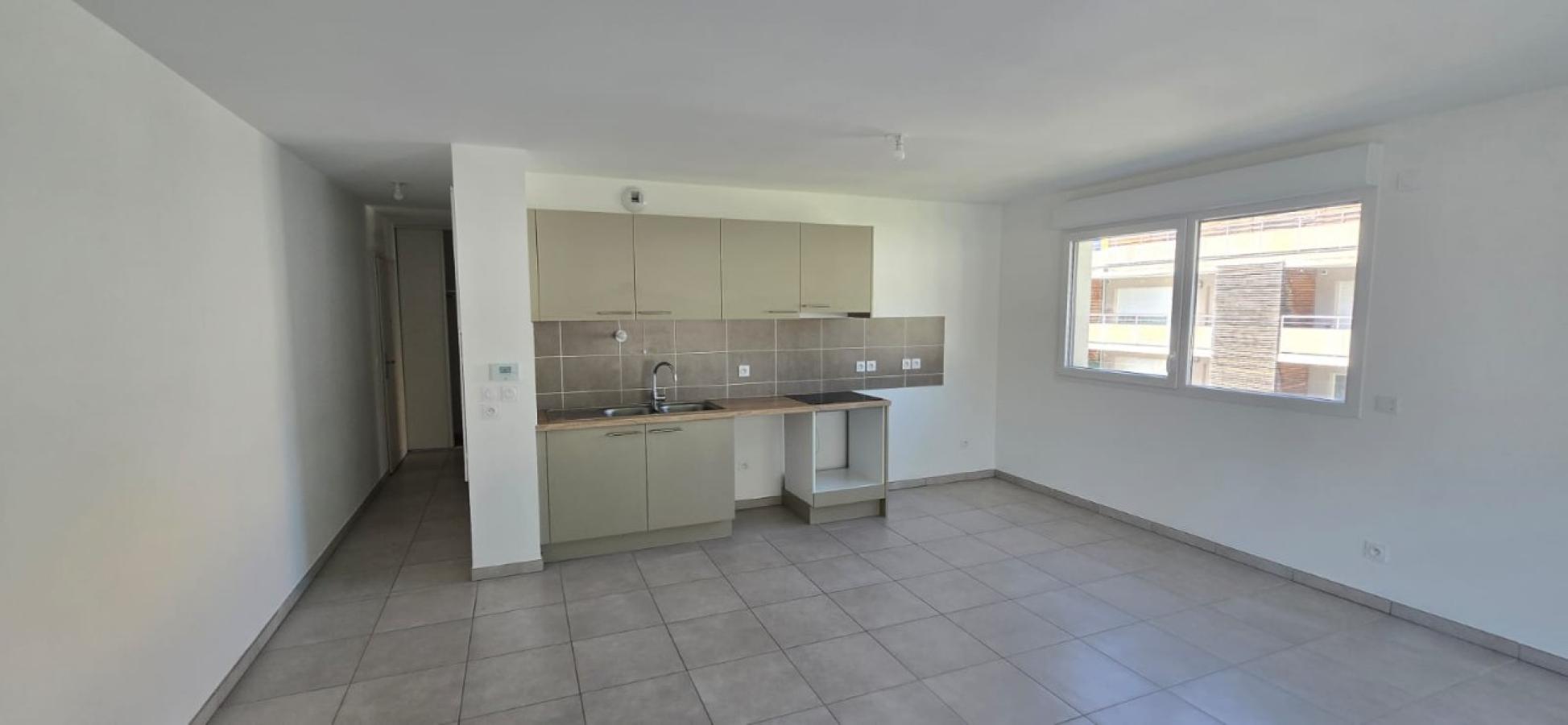 
																			3 pièces - 
																		3ème étage - 63m² - 911,46 € - Photo #2
