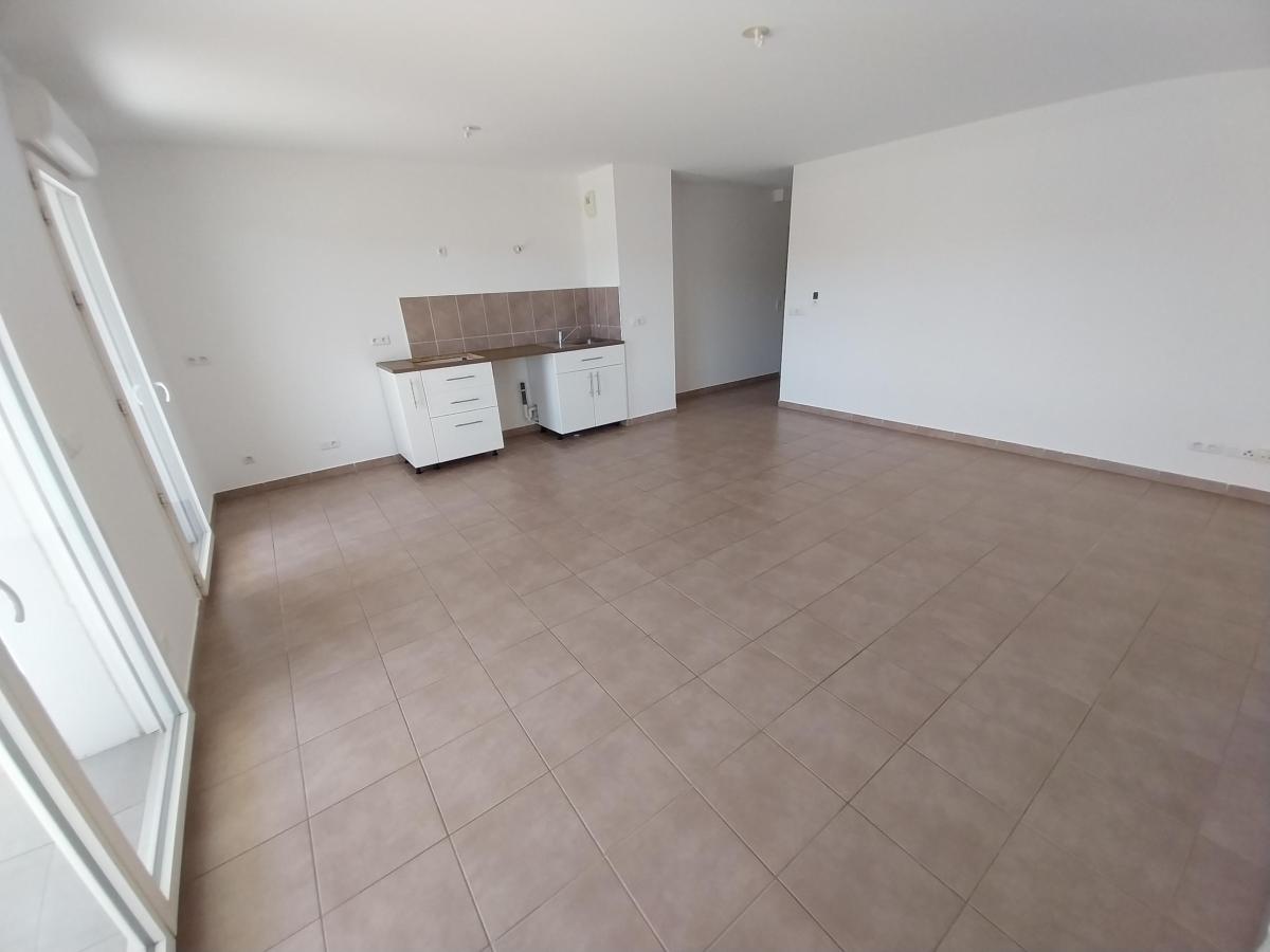 3 pièces - 3ème étage - 66m² - 1 140,08 € - Photo #2