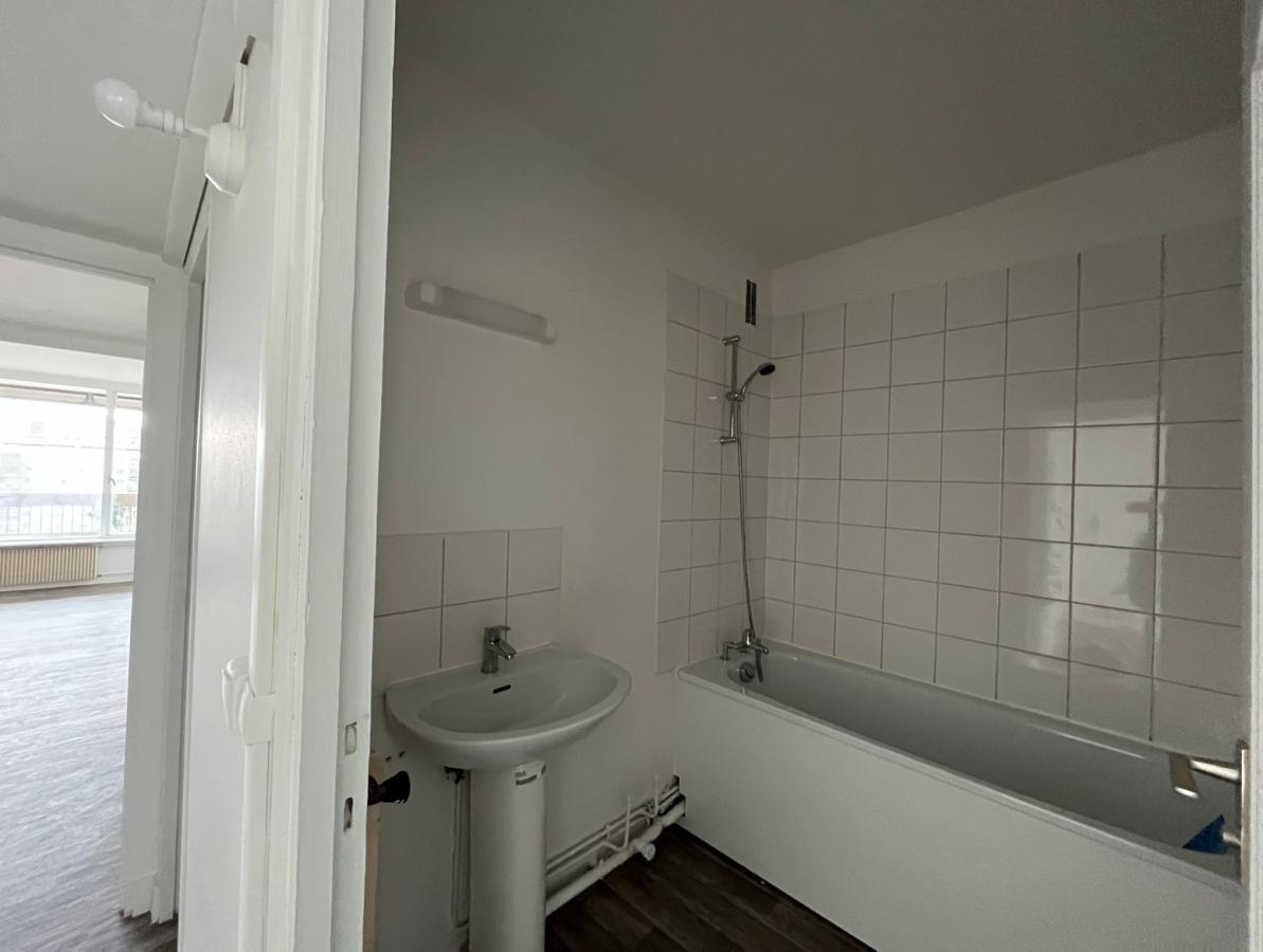 2 pièces - 6ème étage - 54m² - 692,70 € - Photo #3