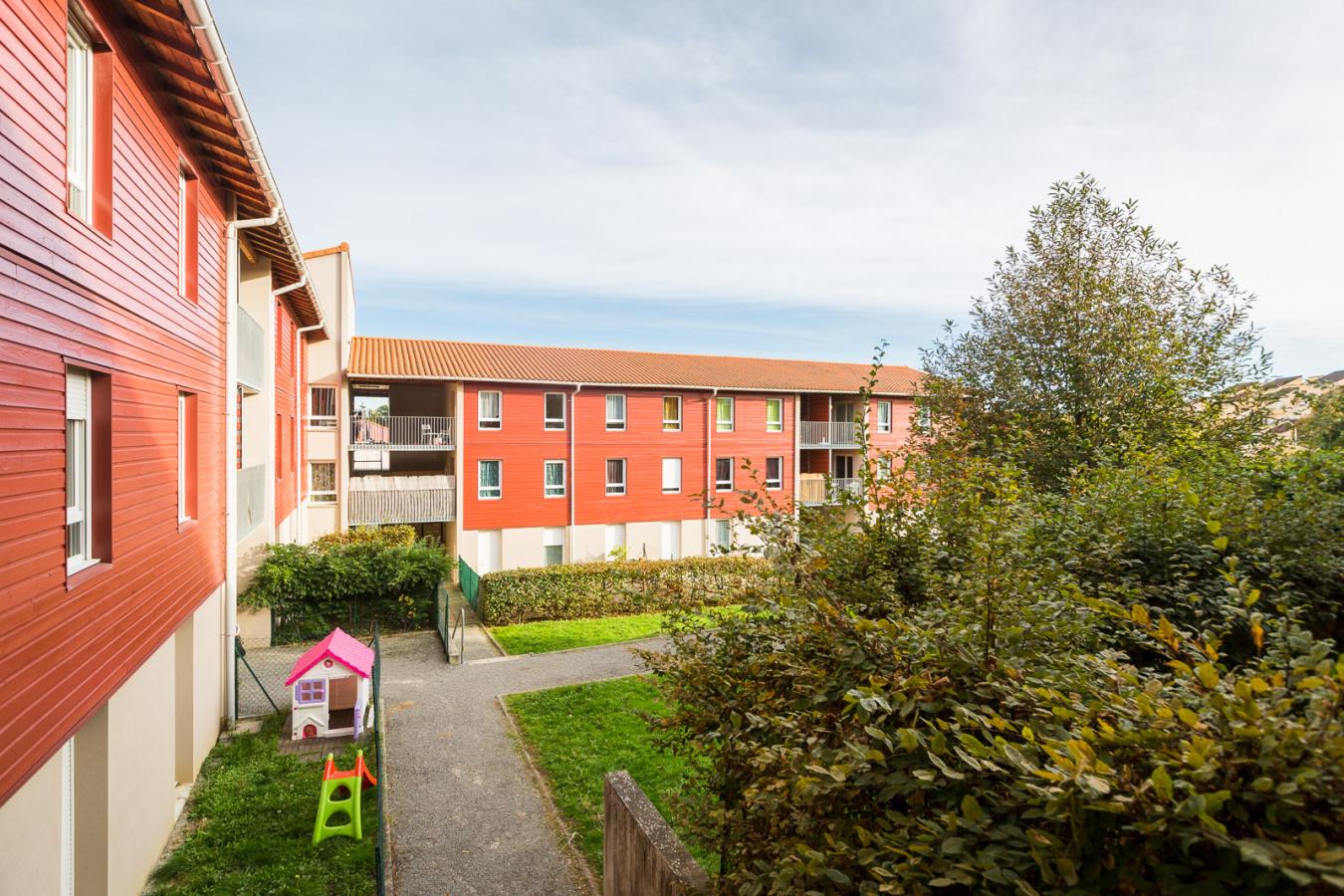 
																			3 pièces - 
																		1er étage - 76m² - 608,57 € - Photo #1