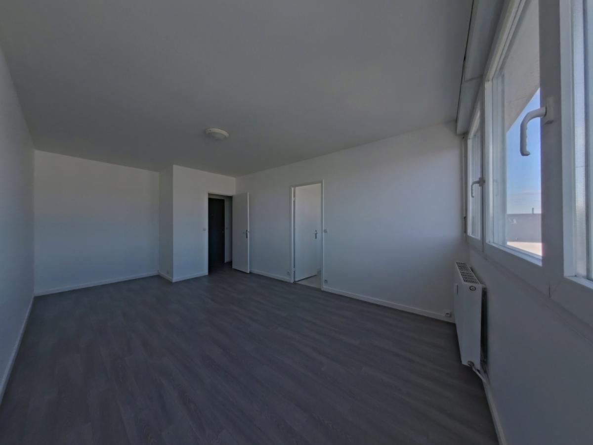 
																			1 pièce - 
																		4ème étage - 28m² - 462,51 € - Photo #2