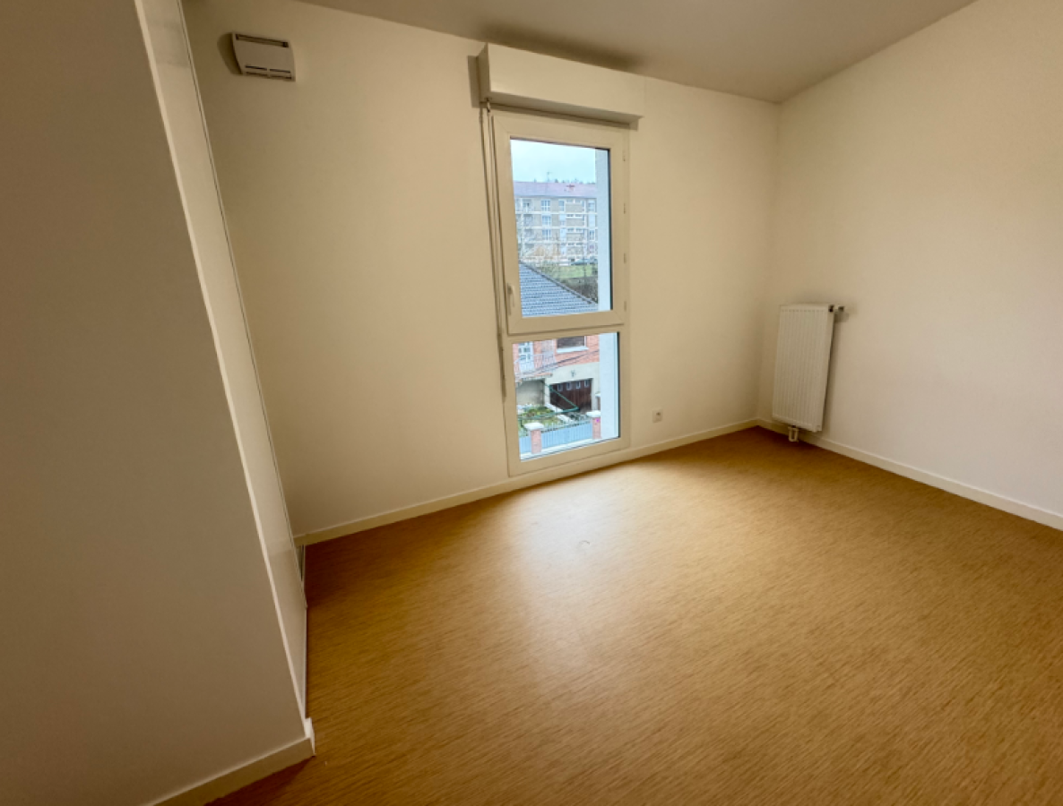 
																																							2 pièces - 
																																						2ème étage - 41m² - 517,46 € - Photo #5