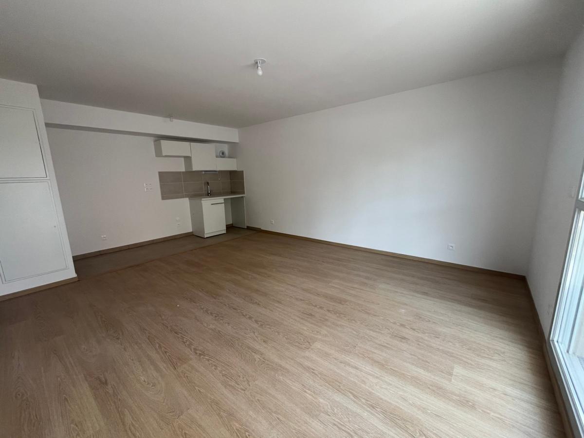 2 pièces - RDC - 44m² - 601,90 € - Photo #3
