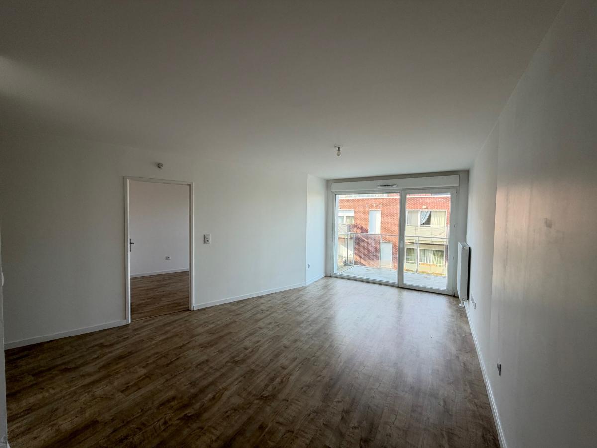 
																																							2 pièces - 
																																						2ème étage - 48m² - 678,27 € - Photo #2