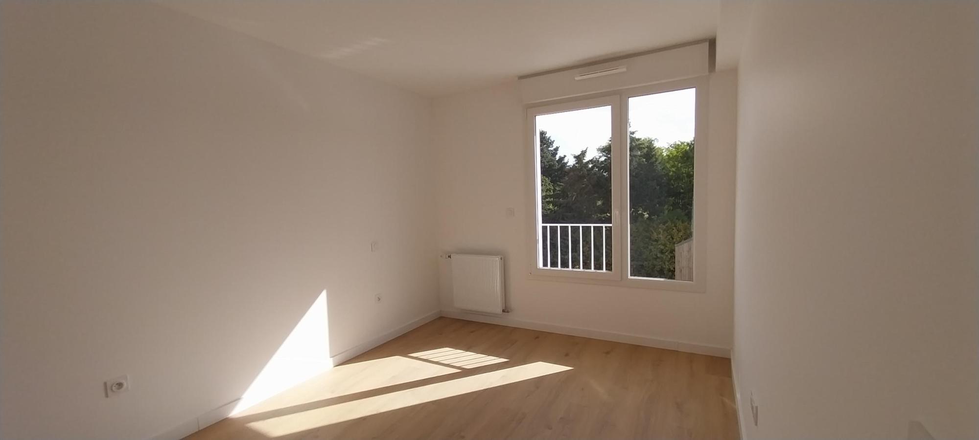 
																																							4 pièces - 
																																						2ème étage - 76m² - 1 069,23 € - Photo #6