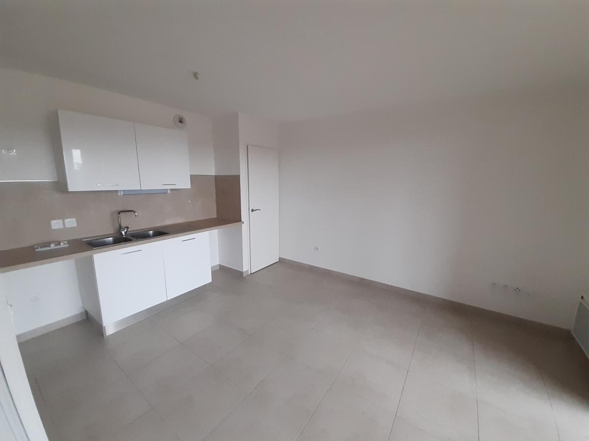 
																																							2 pièces - 
																																						2ème étage - 40m² - 660,26 € - Photo #2