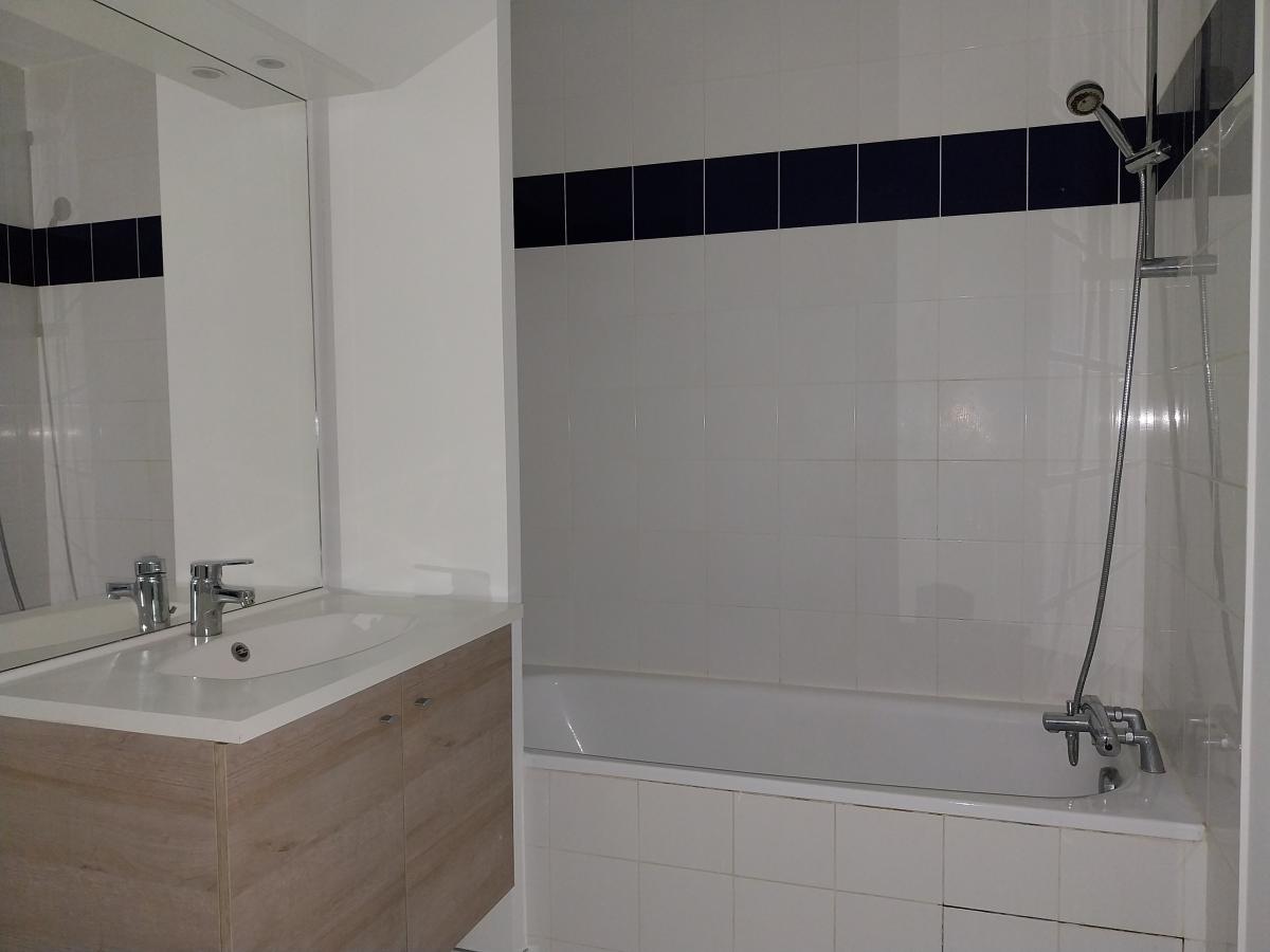 
																																							3 pièces - 
																																						7ème étage - 66m² - 886,29 € - Photo #7