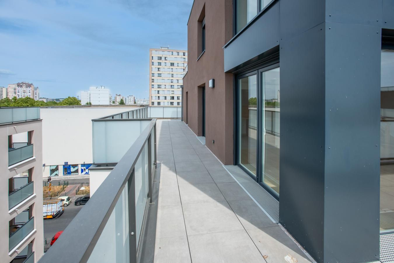 
																																							5 pièces - 
																																						6ème étage - 111m² - 2 269,27 € - Photo #4