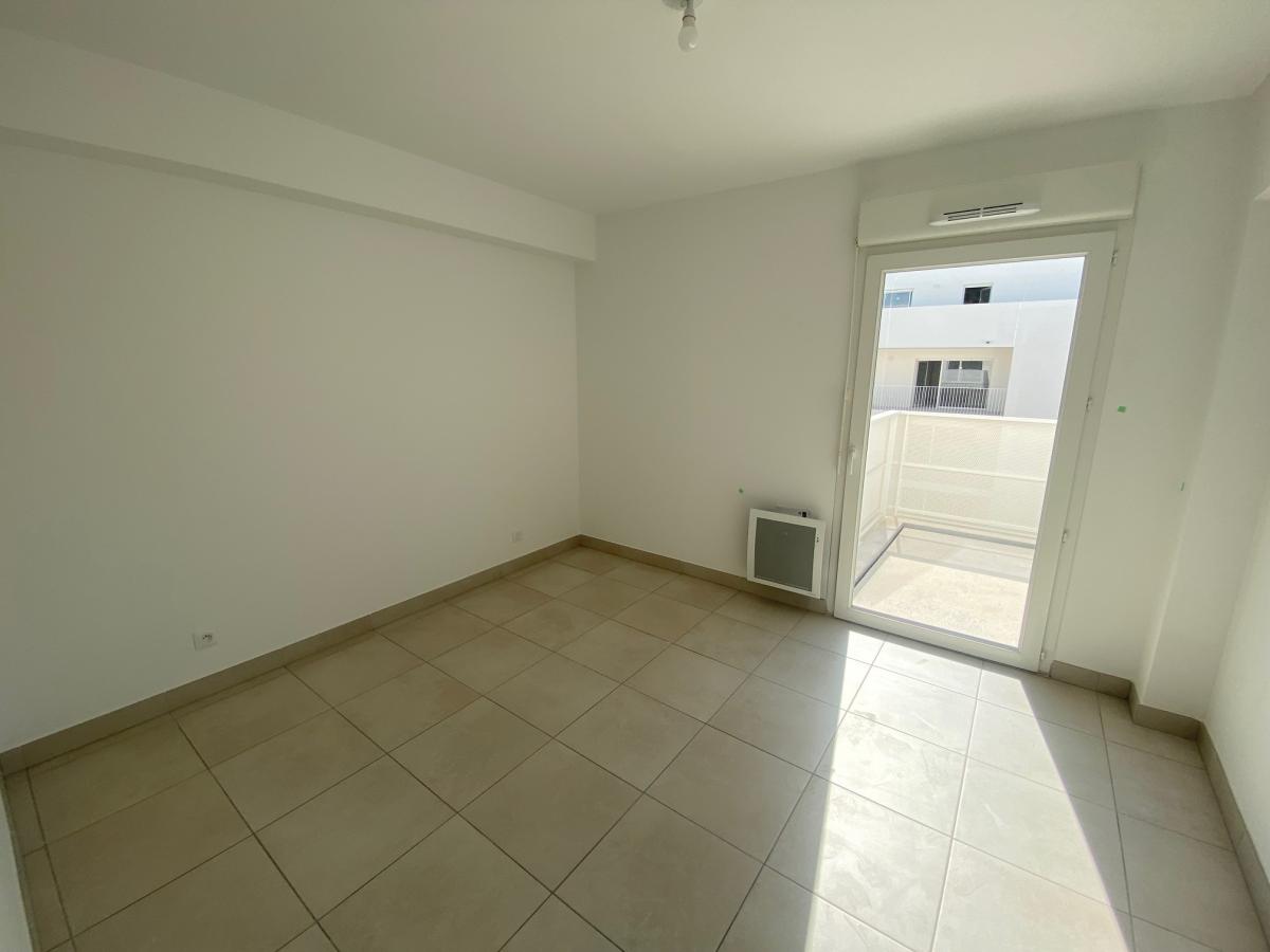 
																																							2 pièces - 
																																						RDC - 42m² - 570,20 € - Photo #2