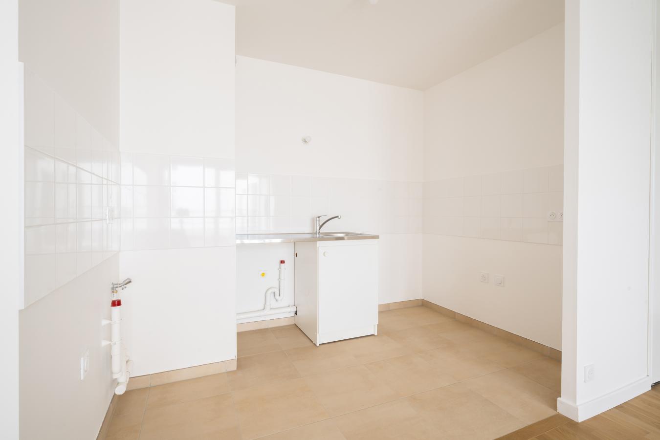 
																																							3 pièces - 
																																						1er étage - 63m² - 1 366,54 € - Photo #6