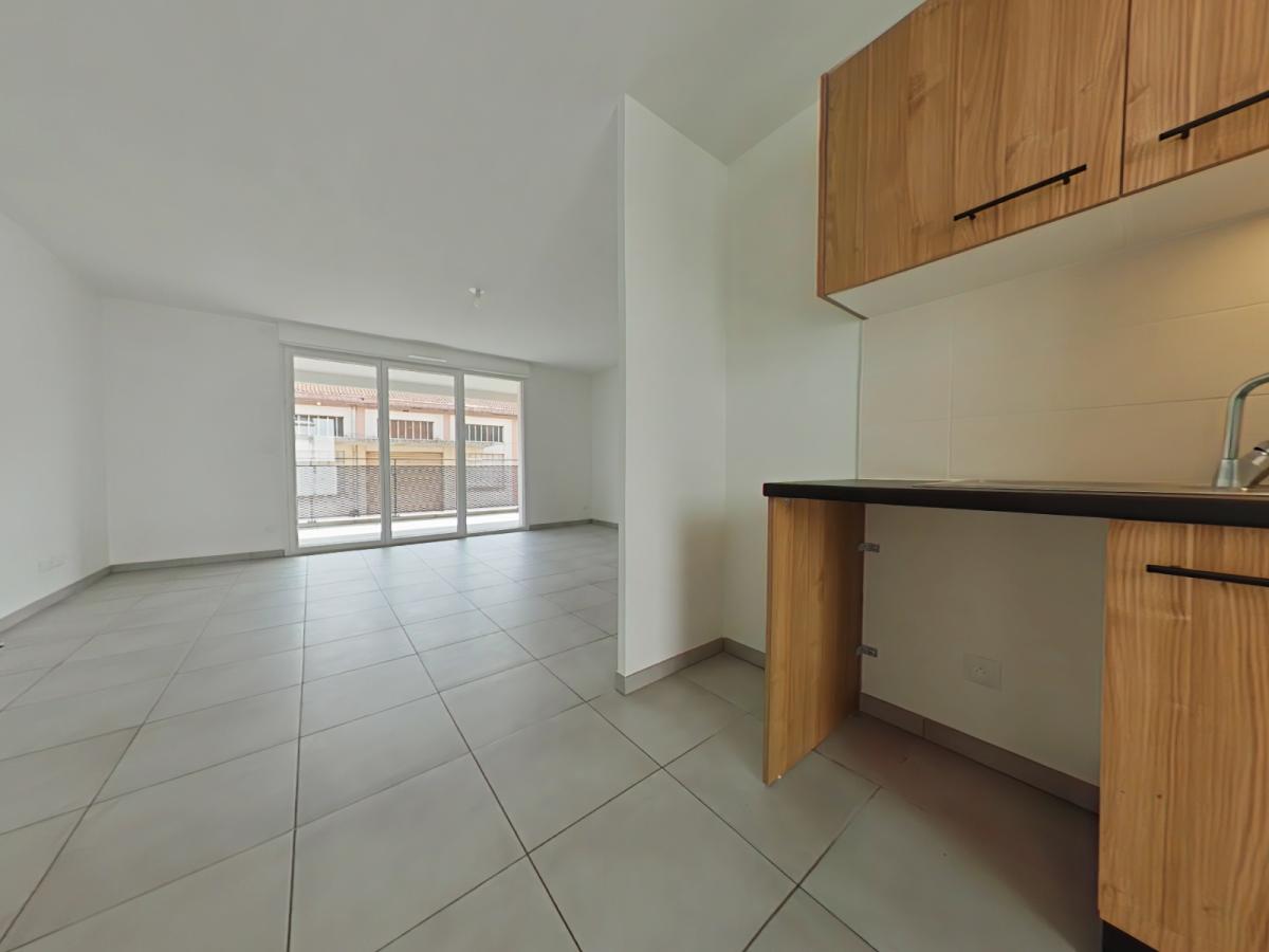
																																							4 pièces - 
																																						1er étage - 93m² - 967,89 € - Photo #2