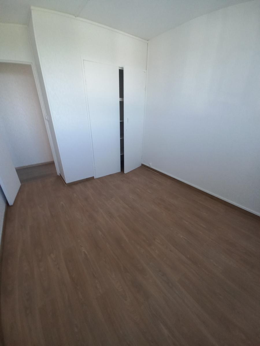 
																			4 pièces - 
																		9ème étage - 71m² - 877,43 € - Photo #3