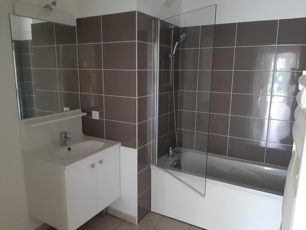 
																																							3 pièces - 
																																						2ème étage - 75m² - 664,43 € - Photo #3