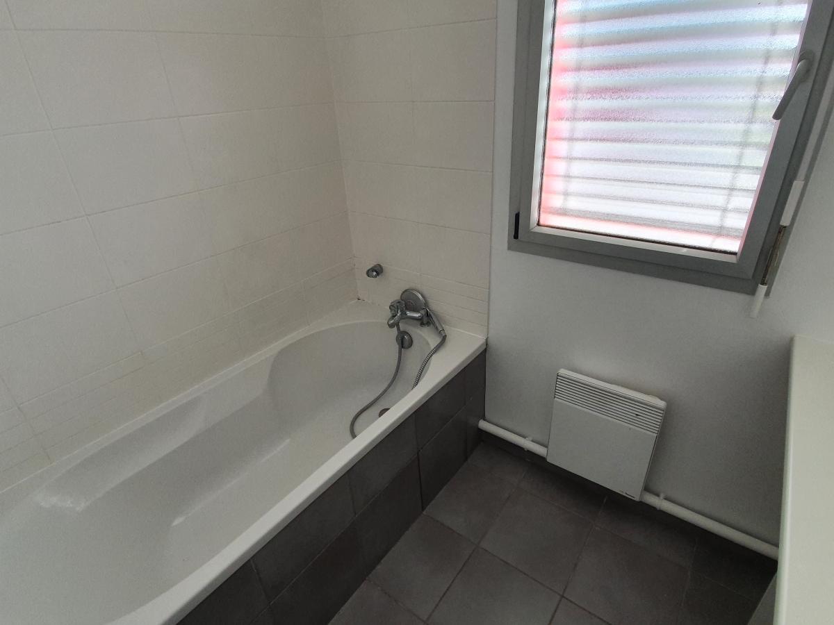 
																																							4 pièces - 
																																						RDC - 88m² - 1 123,66 € - Photo #5