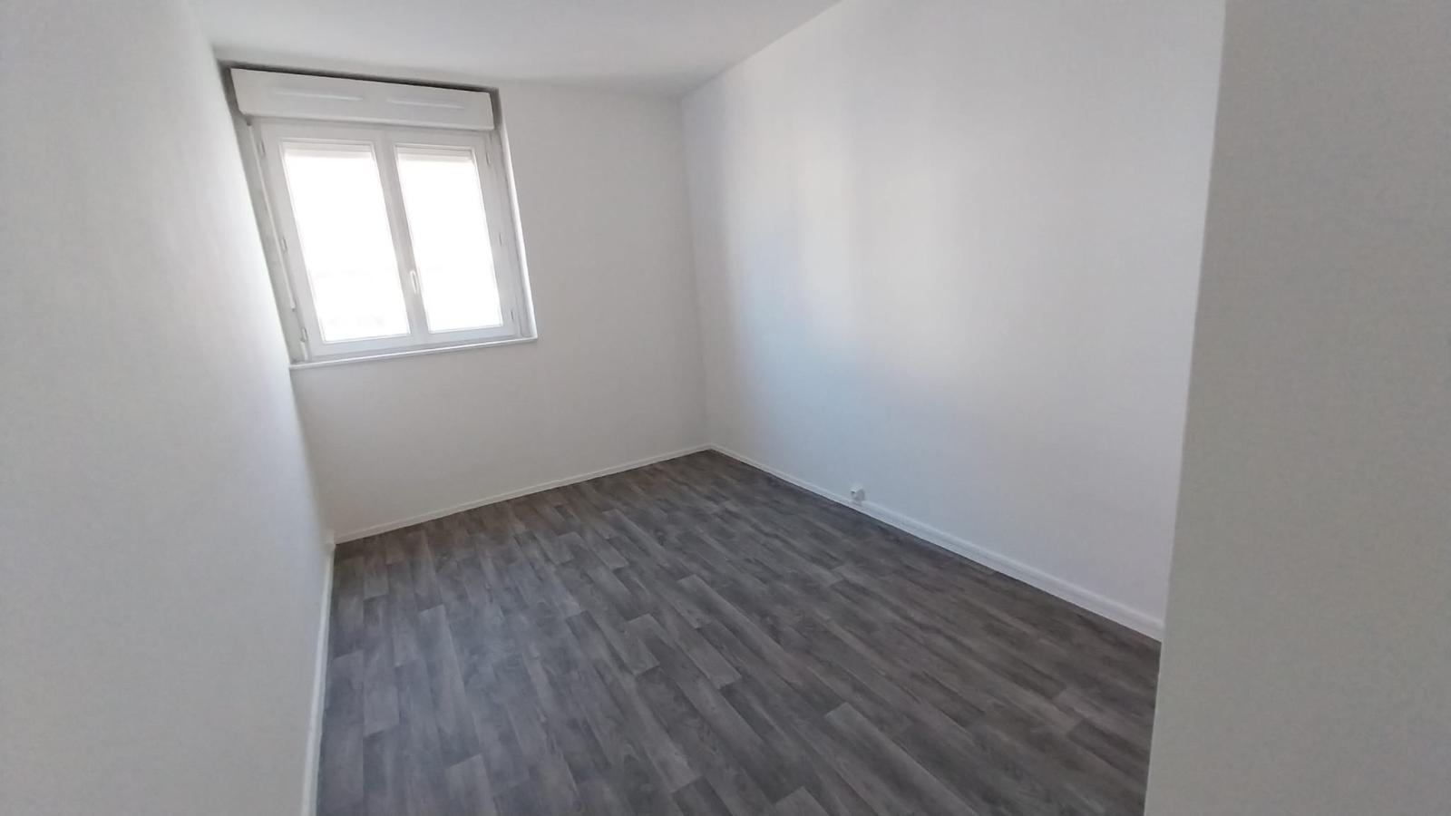 
																																							5 pièces - 
																																						2ème étage - 86m² - 169 000 € - Photo #3