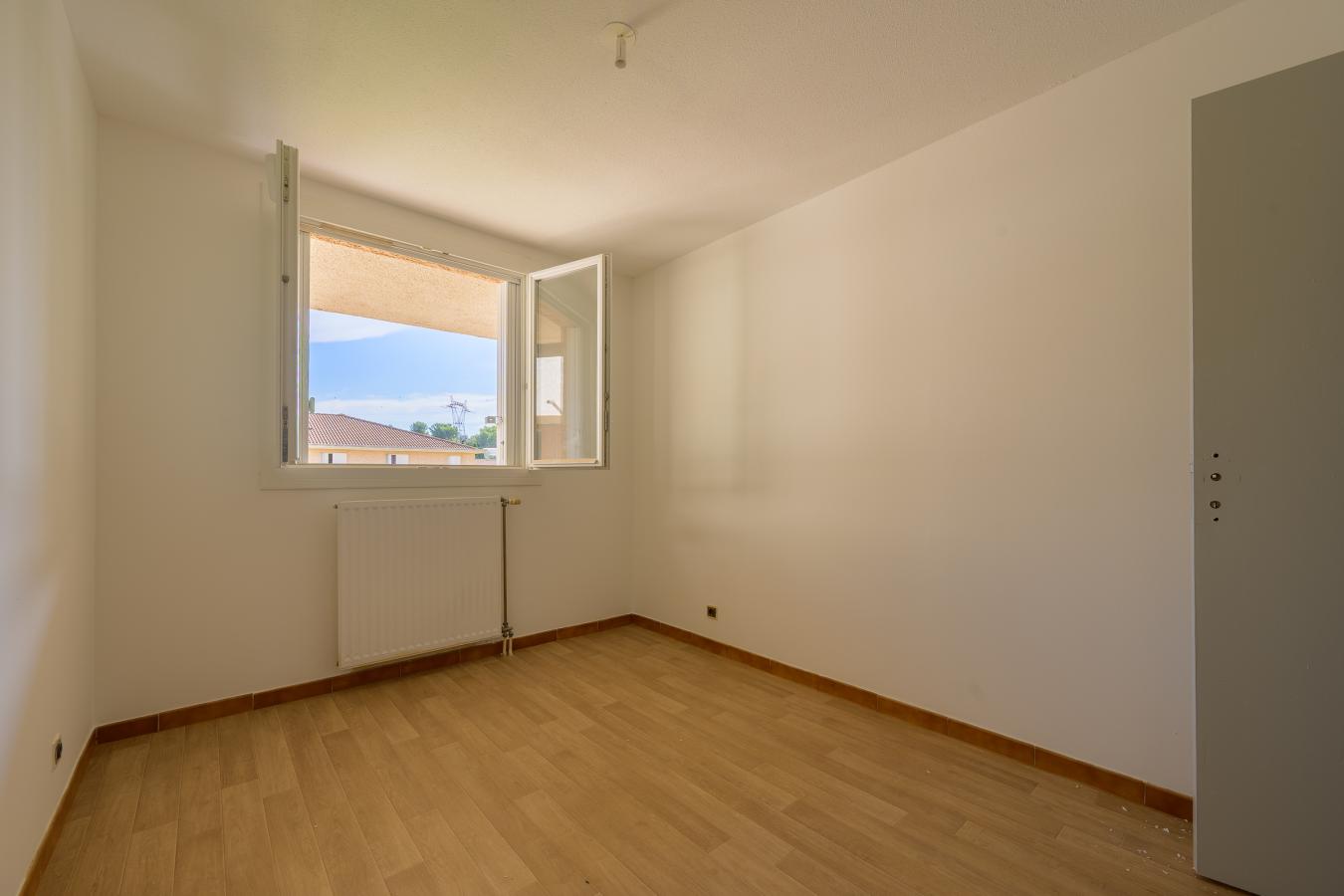 
																																							3 pièces - 
																																						2ème étage 152 900 € - Photo #6