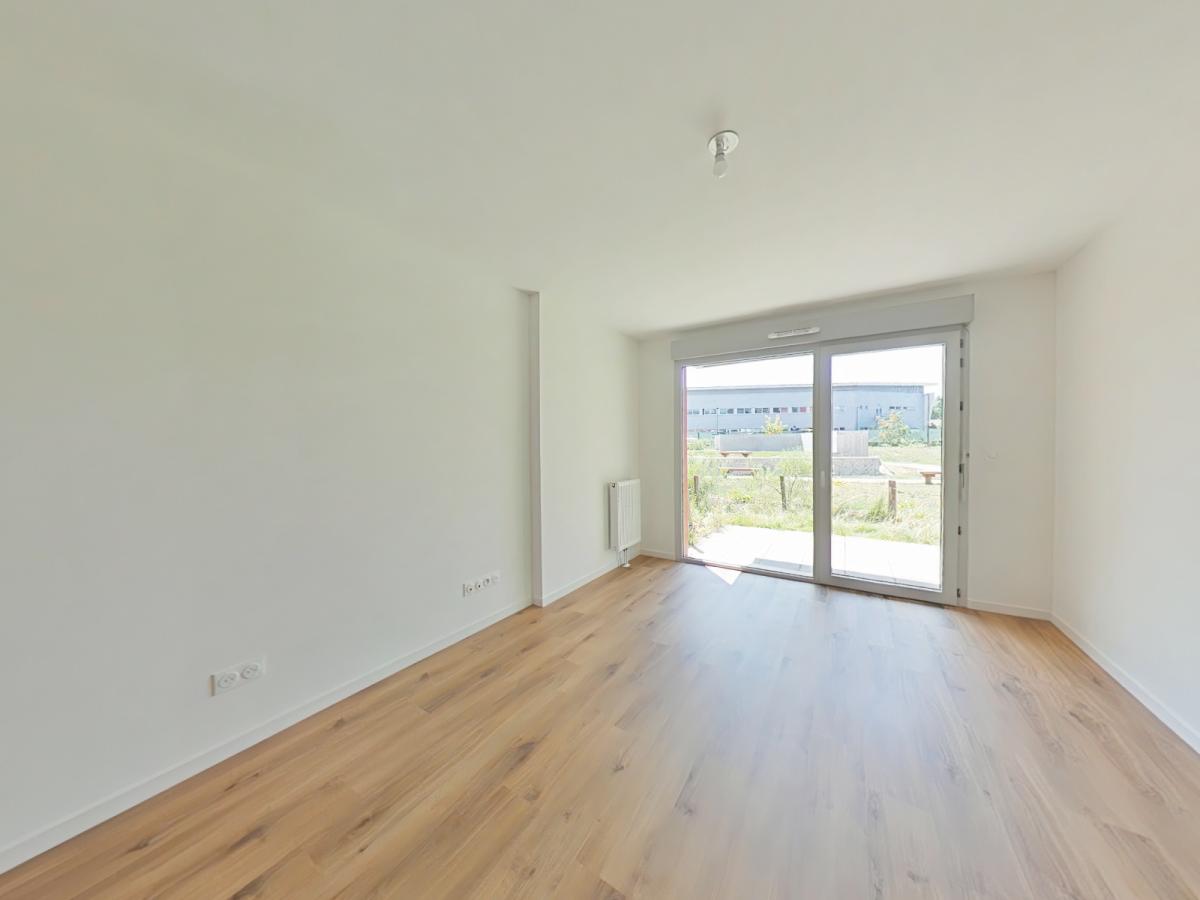
																																							3 pièces - 
																																						RDC - 63m² - 745,50 € - Photo #1