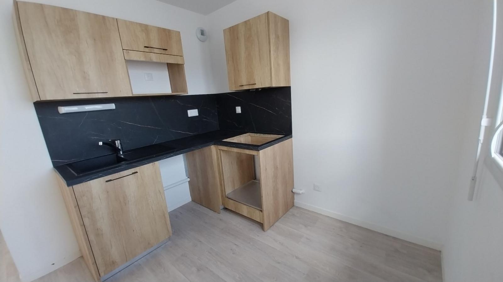 3 pièces - 4ème étage - 67m² - 820,96 € - Photo #1