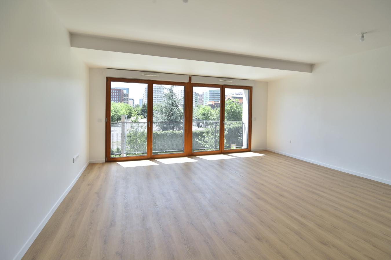 
																																							4 pièces - 
																																						3ème étage - 92m² - 1 760,32 € - Photo #5