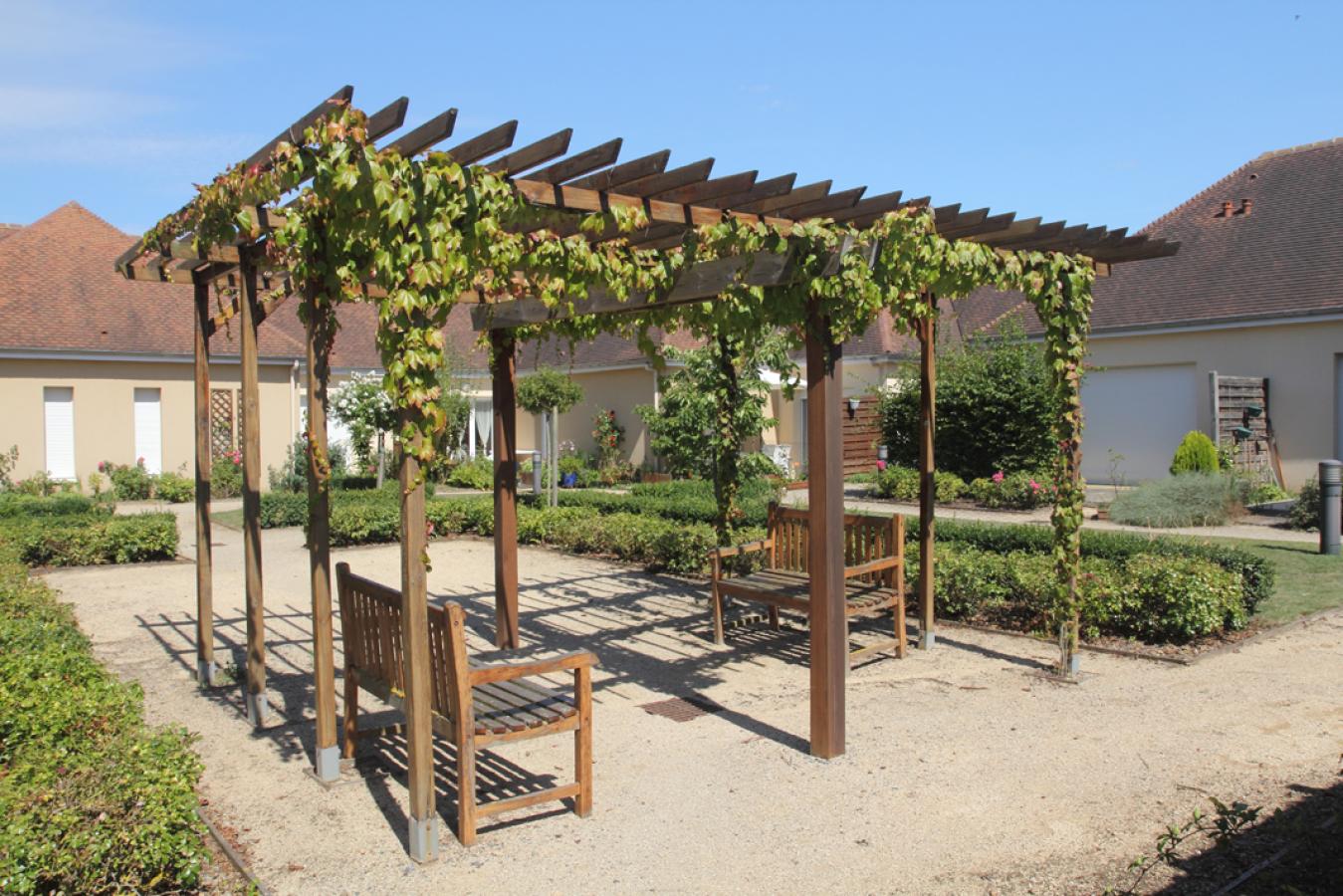 
																																							3 pièces - 
																																						RDC - 73m² - 817,17 € - Photo #2