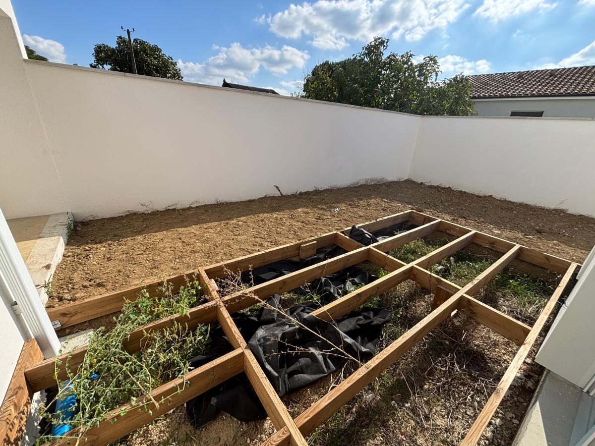 
																																							4 pièces - 
																																						RDC - 83m² - 1 024,65 € - Photo #1