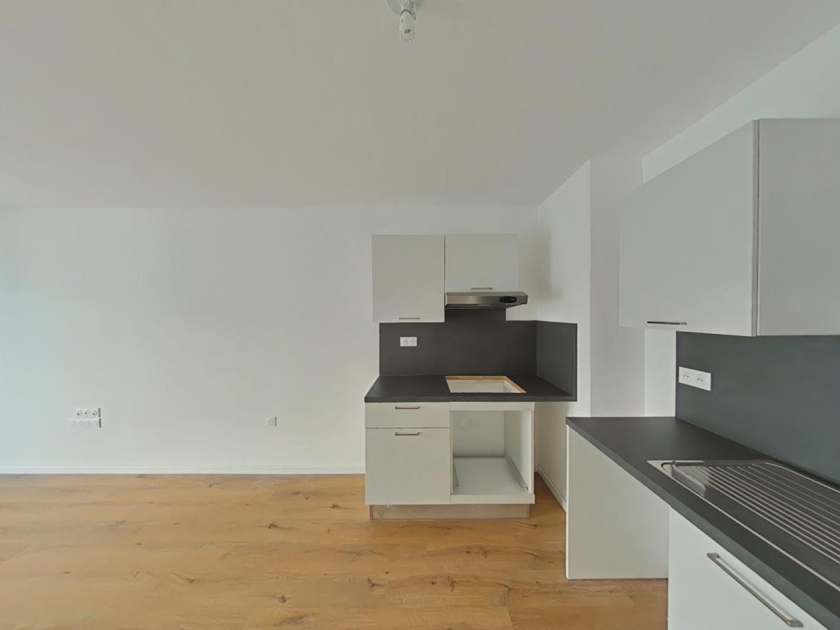 
																																							2 pièces - 
																																						RDC - 49m² - 674,34 € - Photo #2