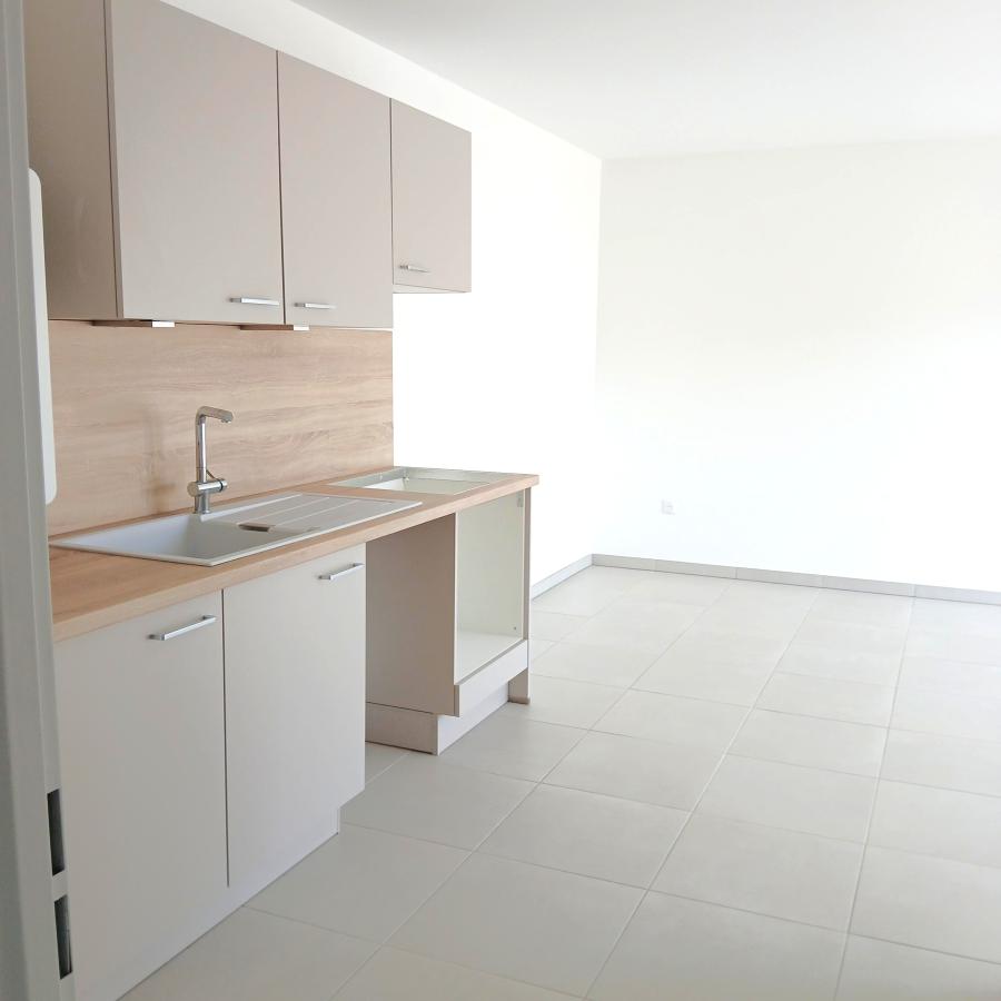 
																			3 pièces - 
																		RDC - 65m² - 833,03 € - Photo #3