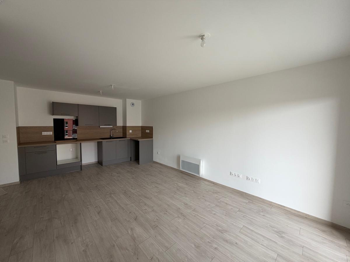 2 pièces - 2ème étage - 46m² - 692,28 € - Photo #3