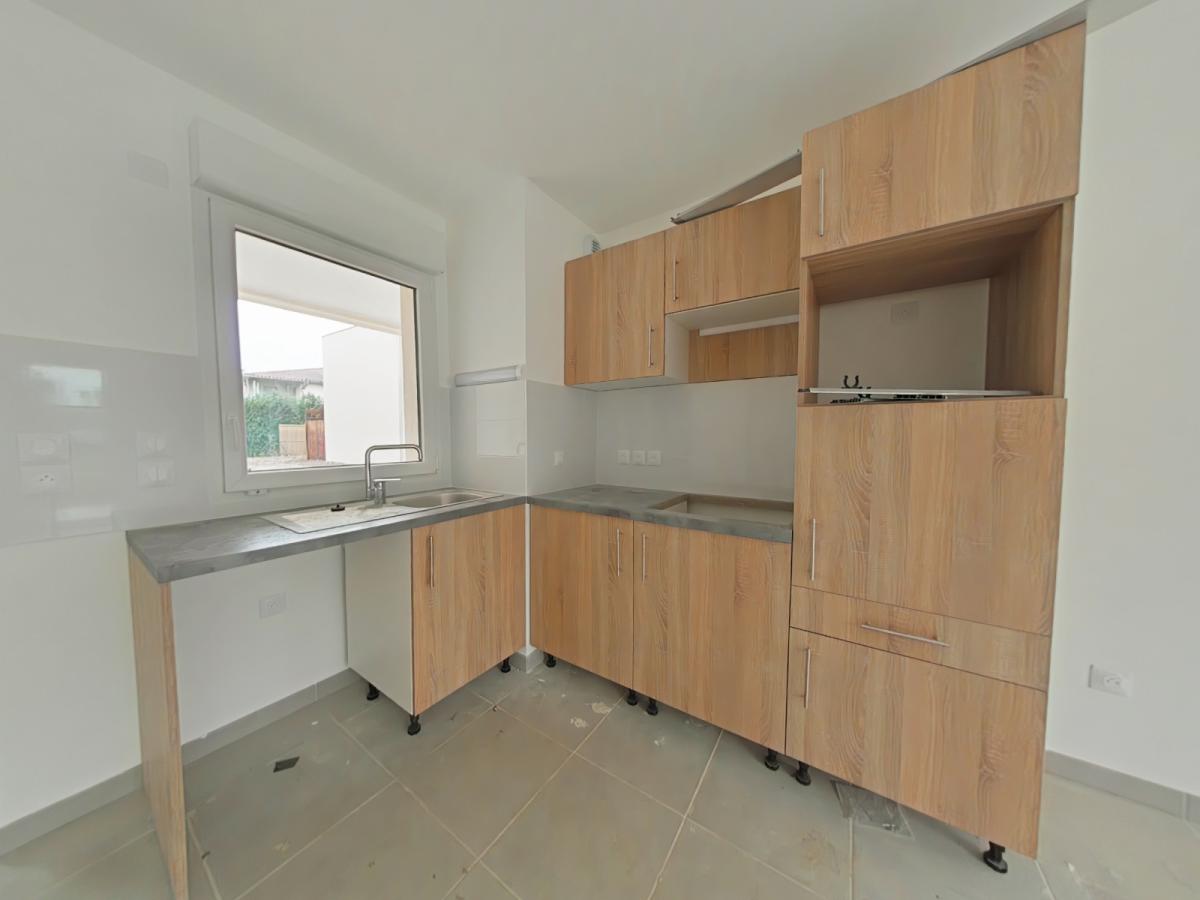 4 pièces - RDC - 88m² - 1 115,15 € - Photo #0