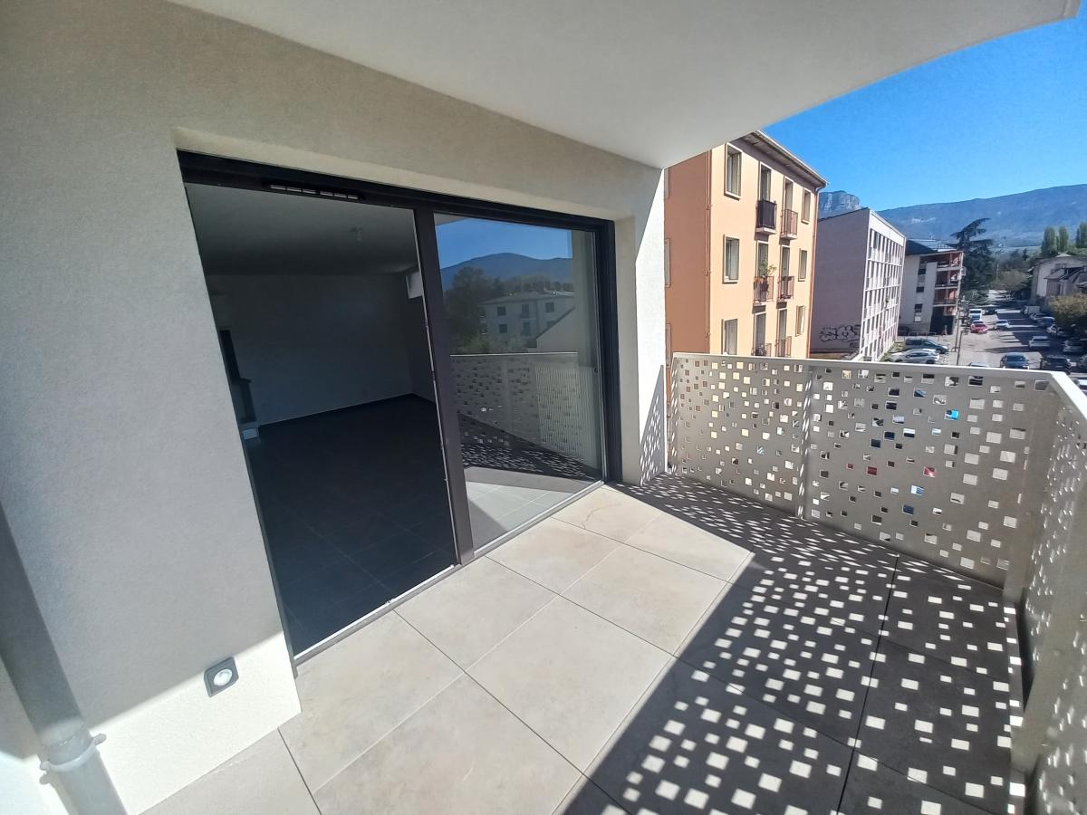 
																			3 pièces - 
																		3ème étage - 69m² - 975,85 € - Photo #0