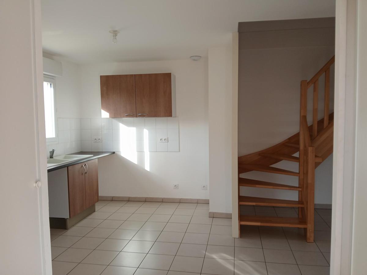 
																			4 pièces - 
																		RDC - 91m² - 668,30 € - Photo #1