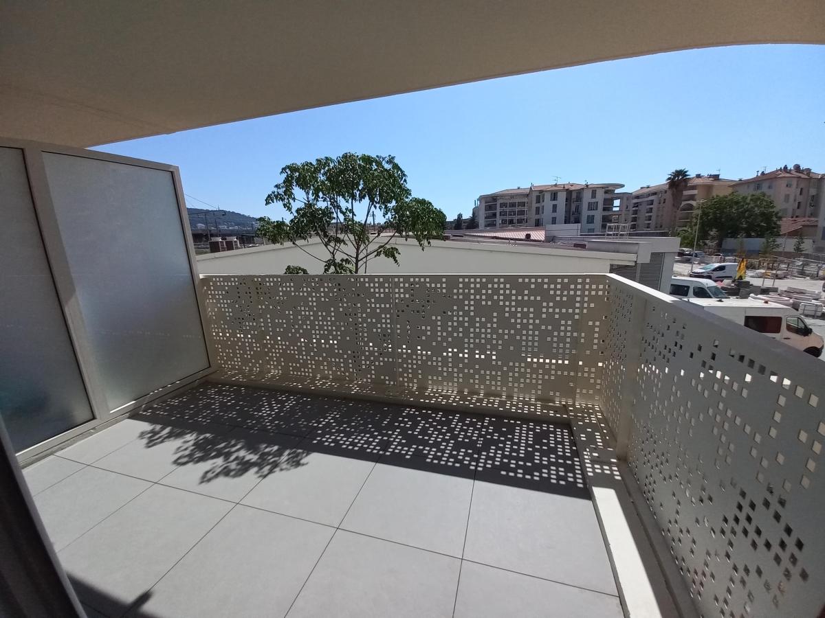 3 pièces - 1er étage - 65m² - 1 152,10 € - Photo #1