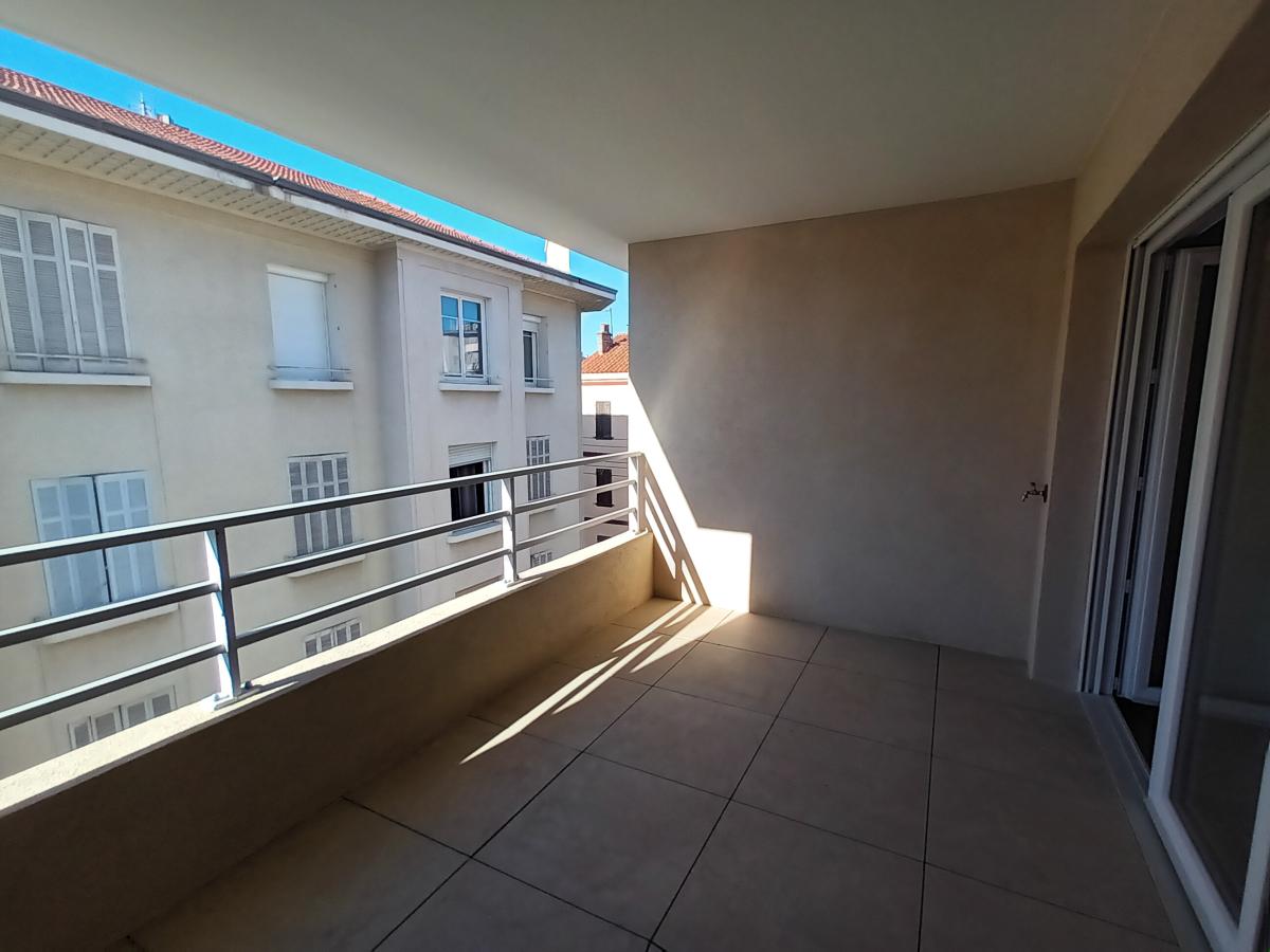 2 pièces - 4ème étage - 41m² - 741,33 € - Photo #0