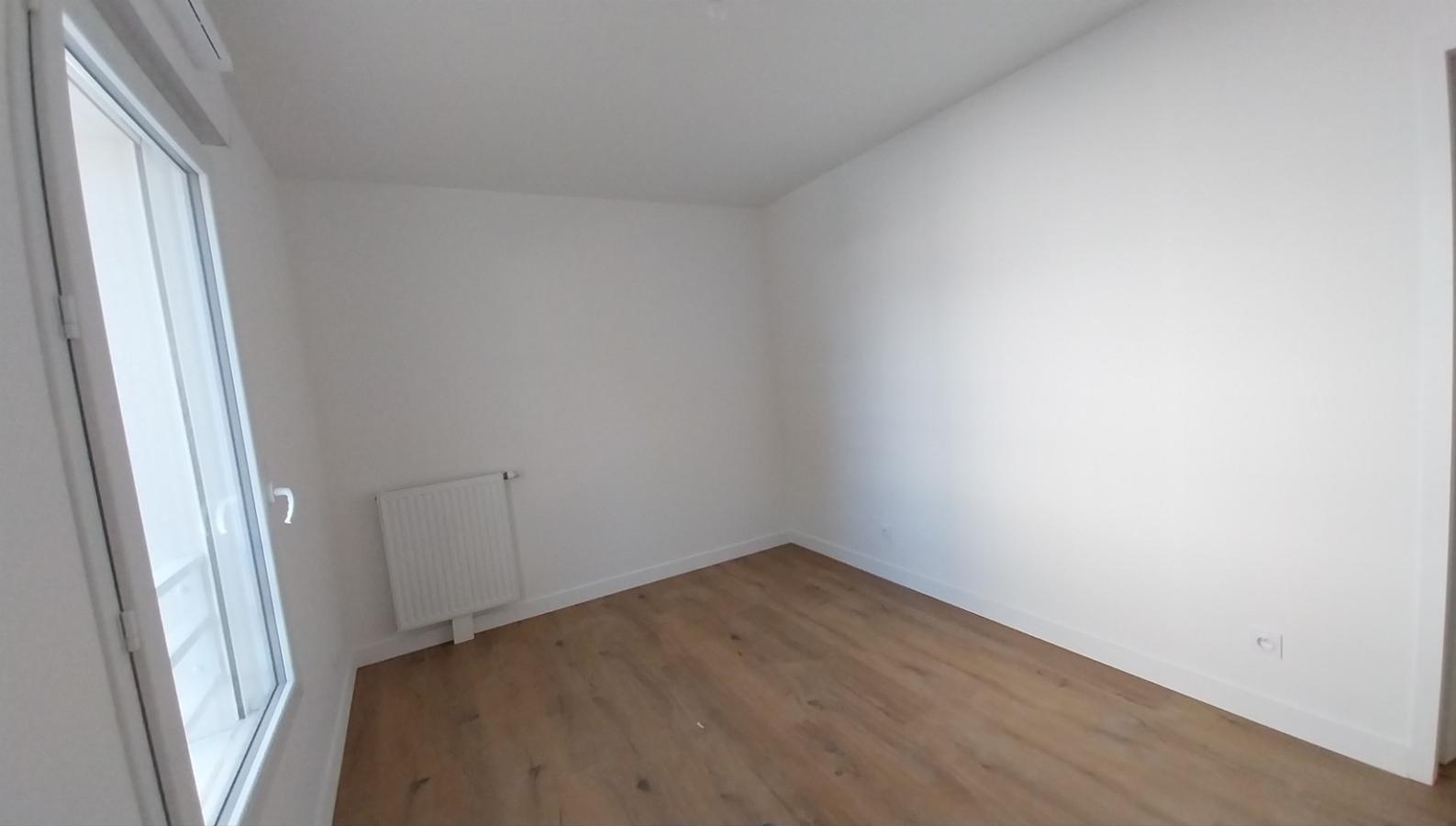 
																																							3 pièces - 
																																						1er étage - 66m² - 825,70 € - Photo #4