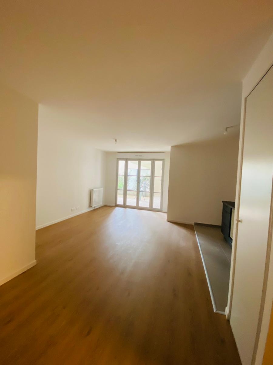 3 pièces - 1er étage - 59m² - 1 503,69 € - Photo #2