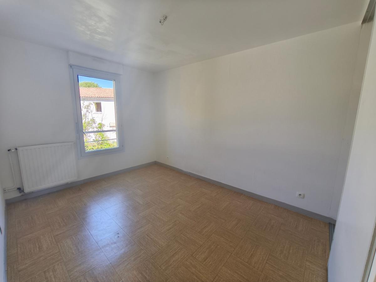 
																																							5 pièces - 
																																						RDC - 0m² - 185 000 € - Photo #5