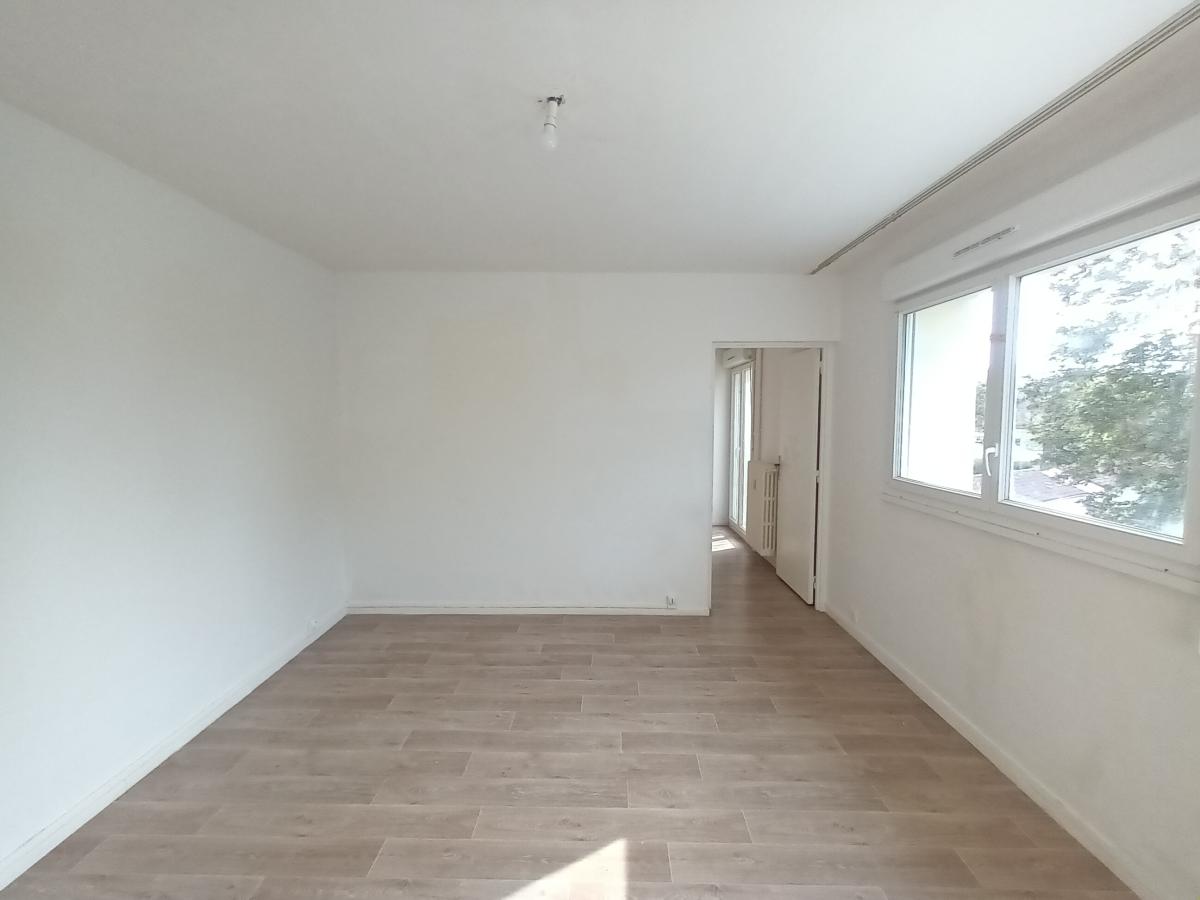 
																			3 pièces - 
																		2ème étage - 66m² - 569,00 € - Photo #5