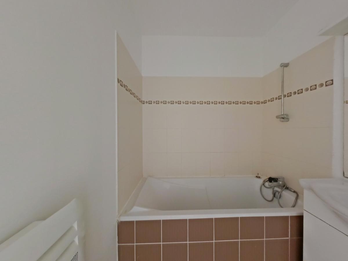3 pièces - 1er étage - 68m² - 760,99 € - Photo #4