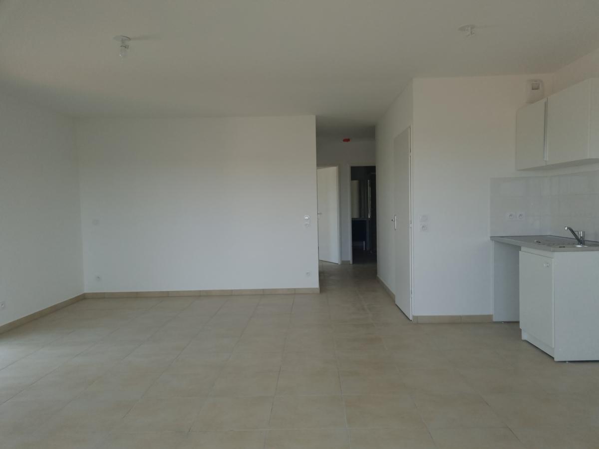 
																																							3 pièces - 
																																						3ème étage - 67m² - 910,49 € - Photo #4