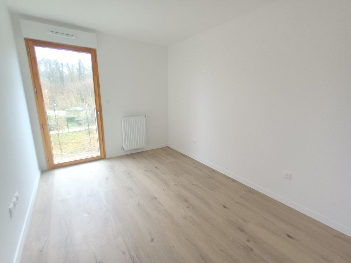 
																																							3 pièces – 
																																						2ème étage – 71m² - 1 598,76 € - Photo #3