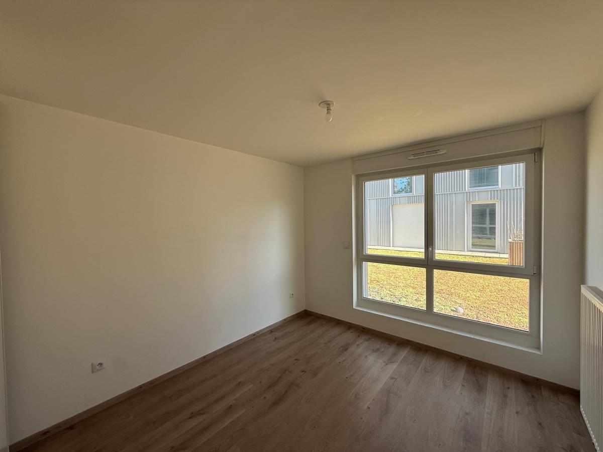 
																																							3 pièces - 
																																						1er étage - 68m² - 858,35 € - Photo #5